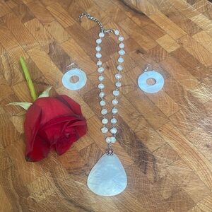 Mother of Pearl Teardrop Pendant Necklace & Hoop Earrings Set - White